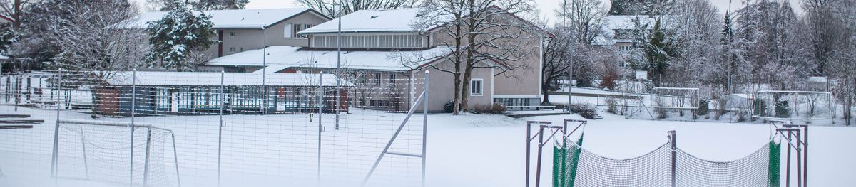 Pausenplatz im Winter