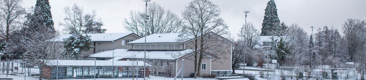 Pausenplatz im Winter