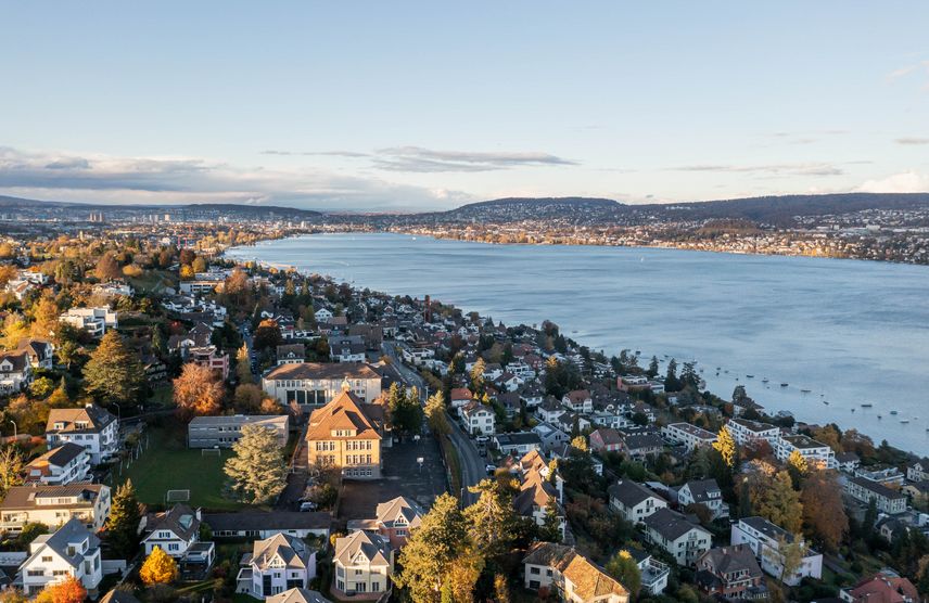 Luftaufnahme Kilchberg Häuser und See
